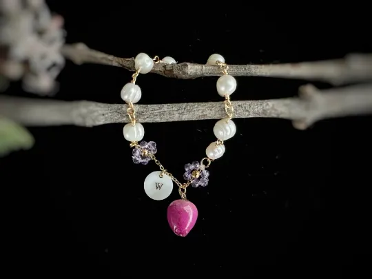 Picture of Personalized Initial Name Gold Bracelet Made of Freshwater Pearl and Real Rose