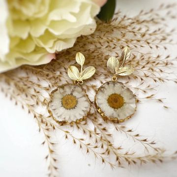 Picture of Handmade White Daisy Earrings