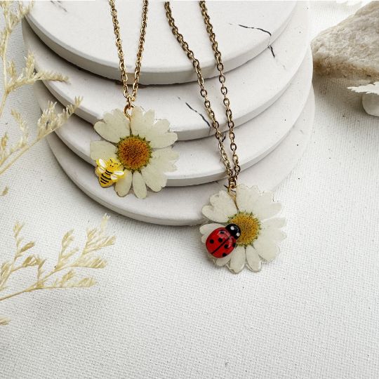 Picture of Real Daisy Necklace