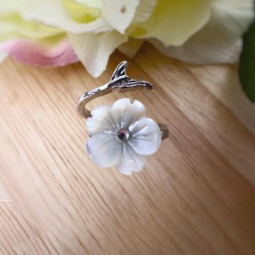 Picture of Adjustable Real Mother of Pearl Ring