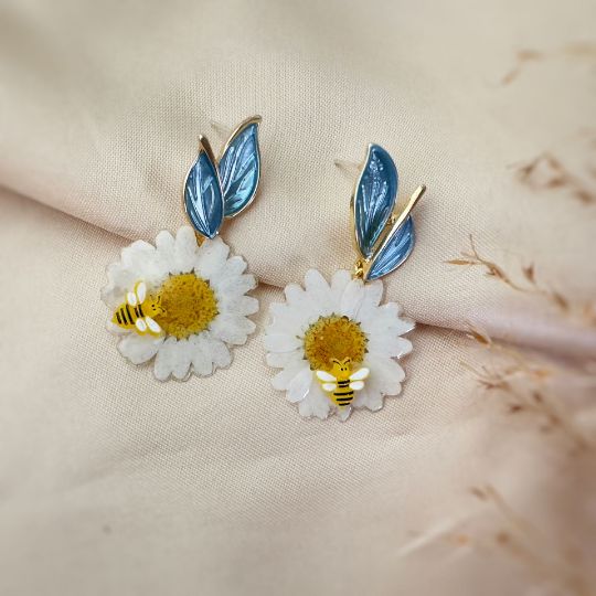 Picture of Daisy Flower Earrings